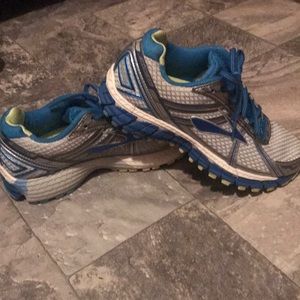 Brooks GTS women’s